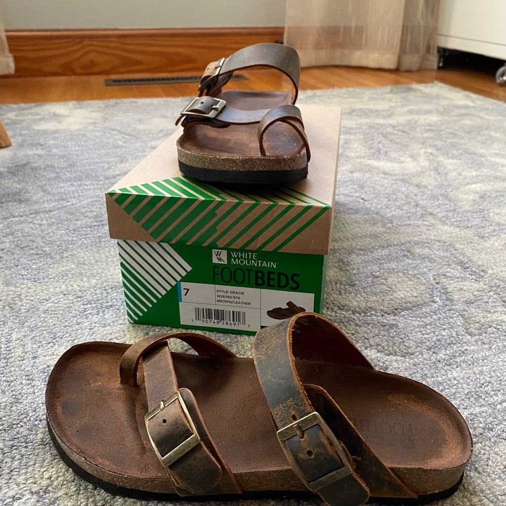 White Mountain sandals
